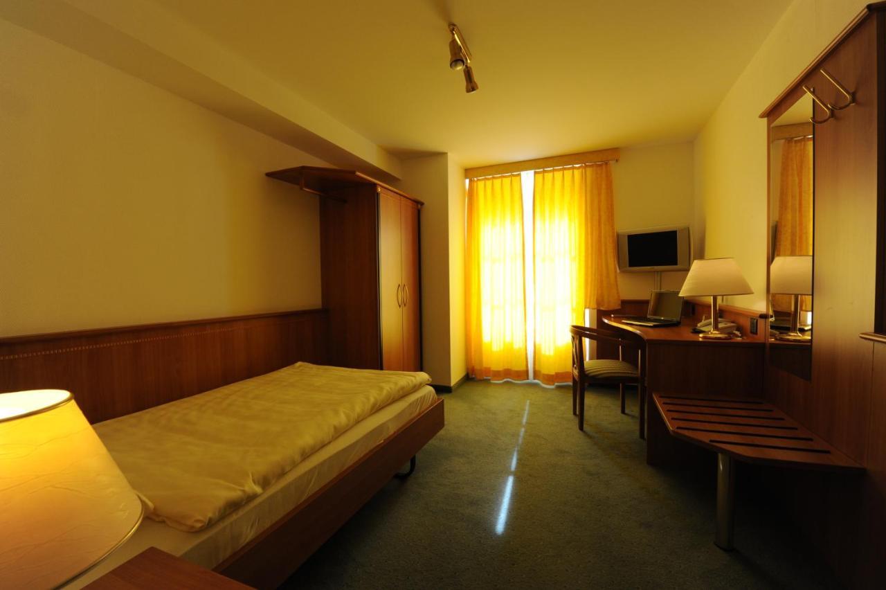 Hotel Engel Zofingen Room photo
