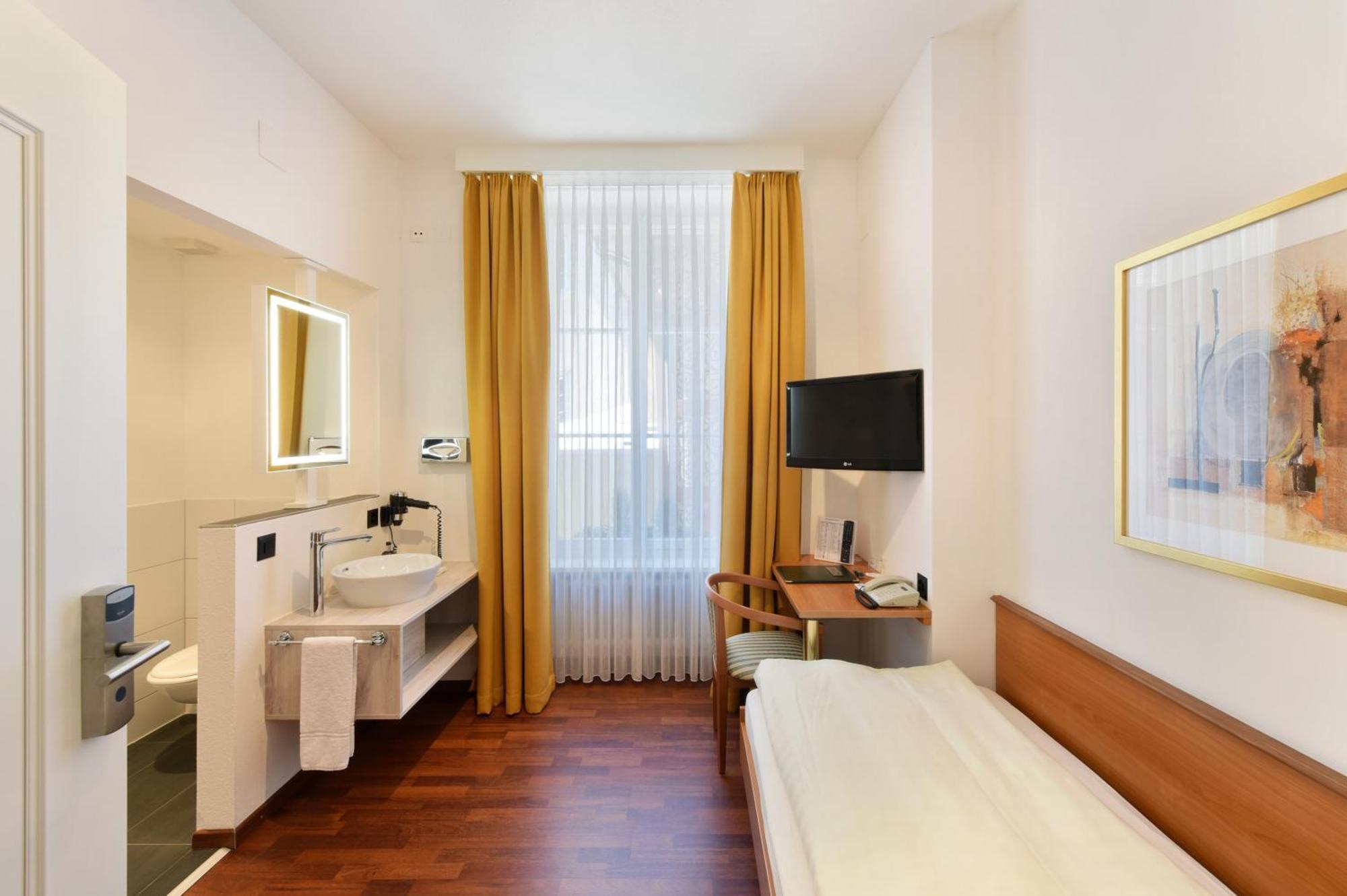 Hotel Engel Zofingen Room photo